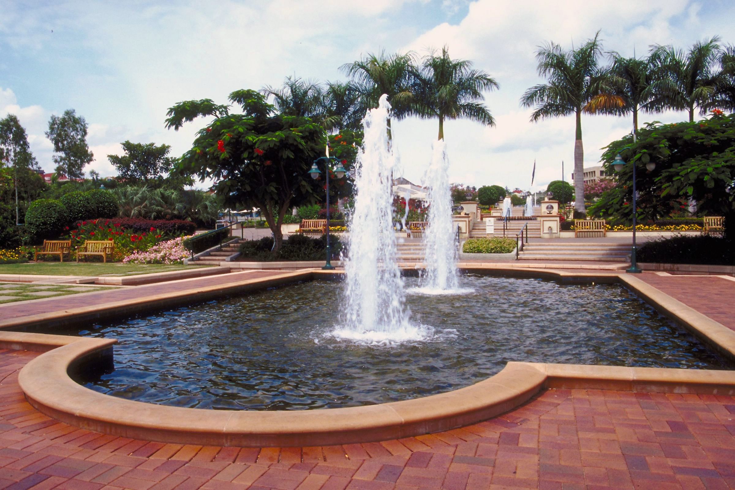 Three Different Ways to Use Commercial Fountains