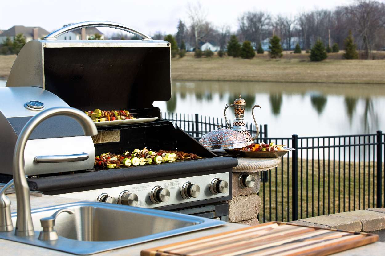It’s Tailgating Season! Tips for Using your Outdoor Grill this Fall